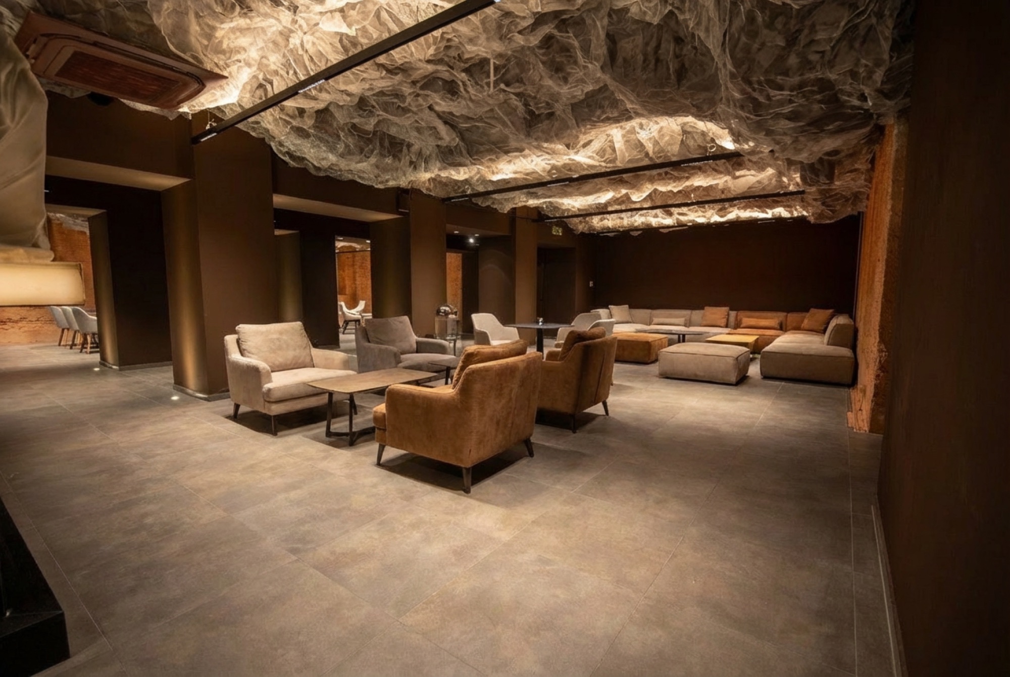 Vizualizácia – Lounge s kreslami a pohovkami